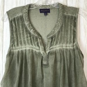 Green Sleeveless Layered Top Size Medium